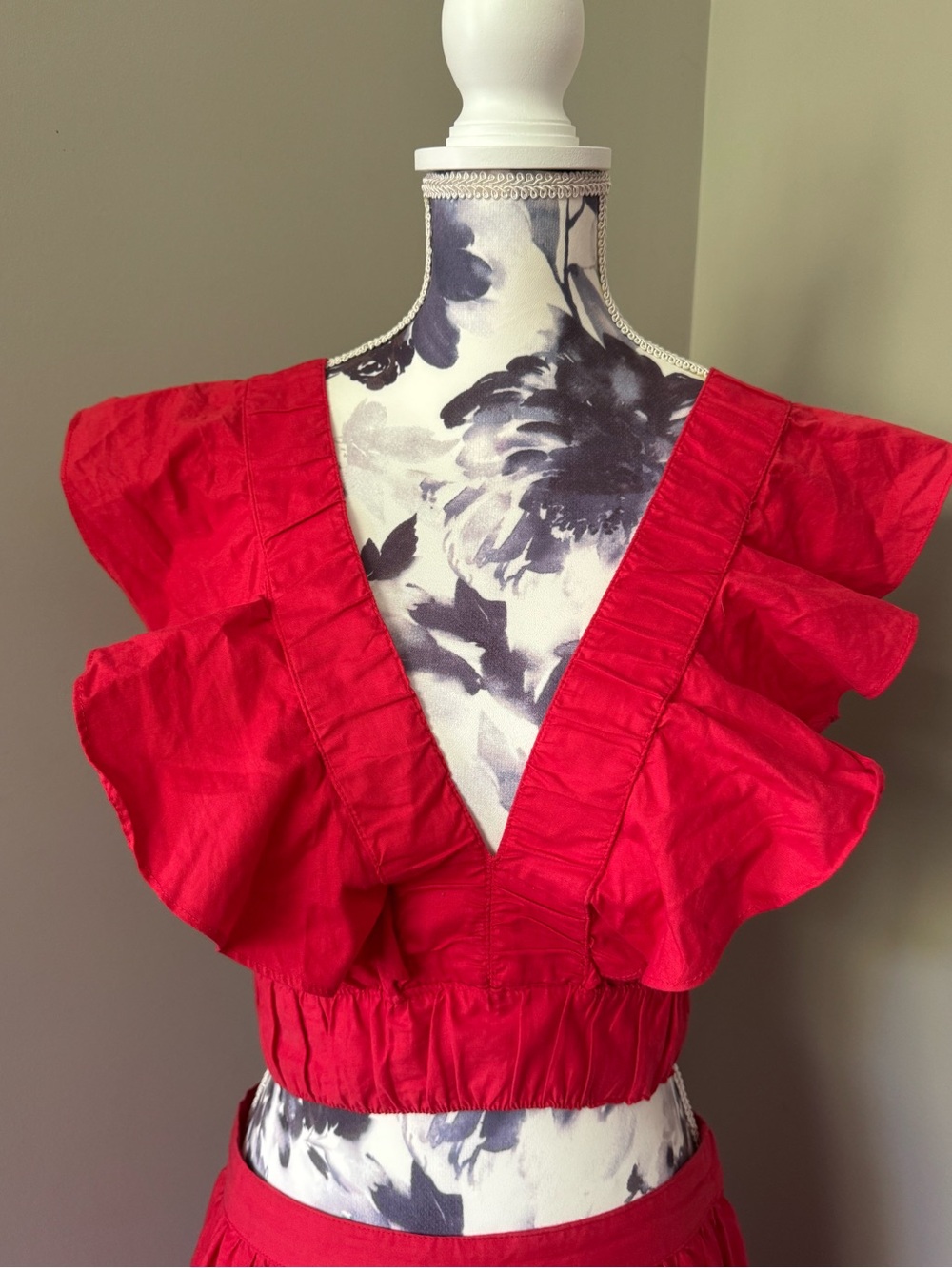 Red Ruffled V-Neck Maxi Skirt Set - Picture 2 of 8